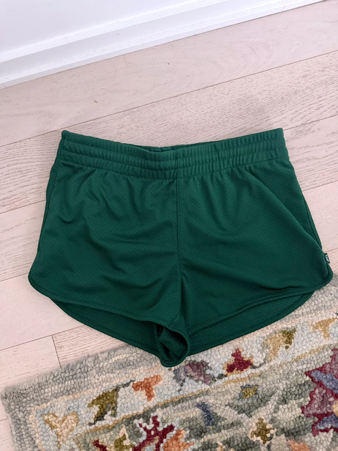 Aritzia TNA Shorts - size medium