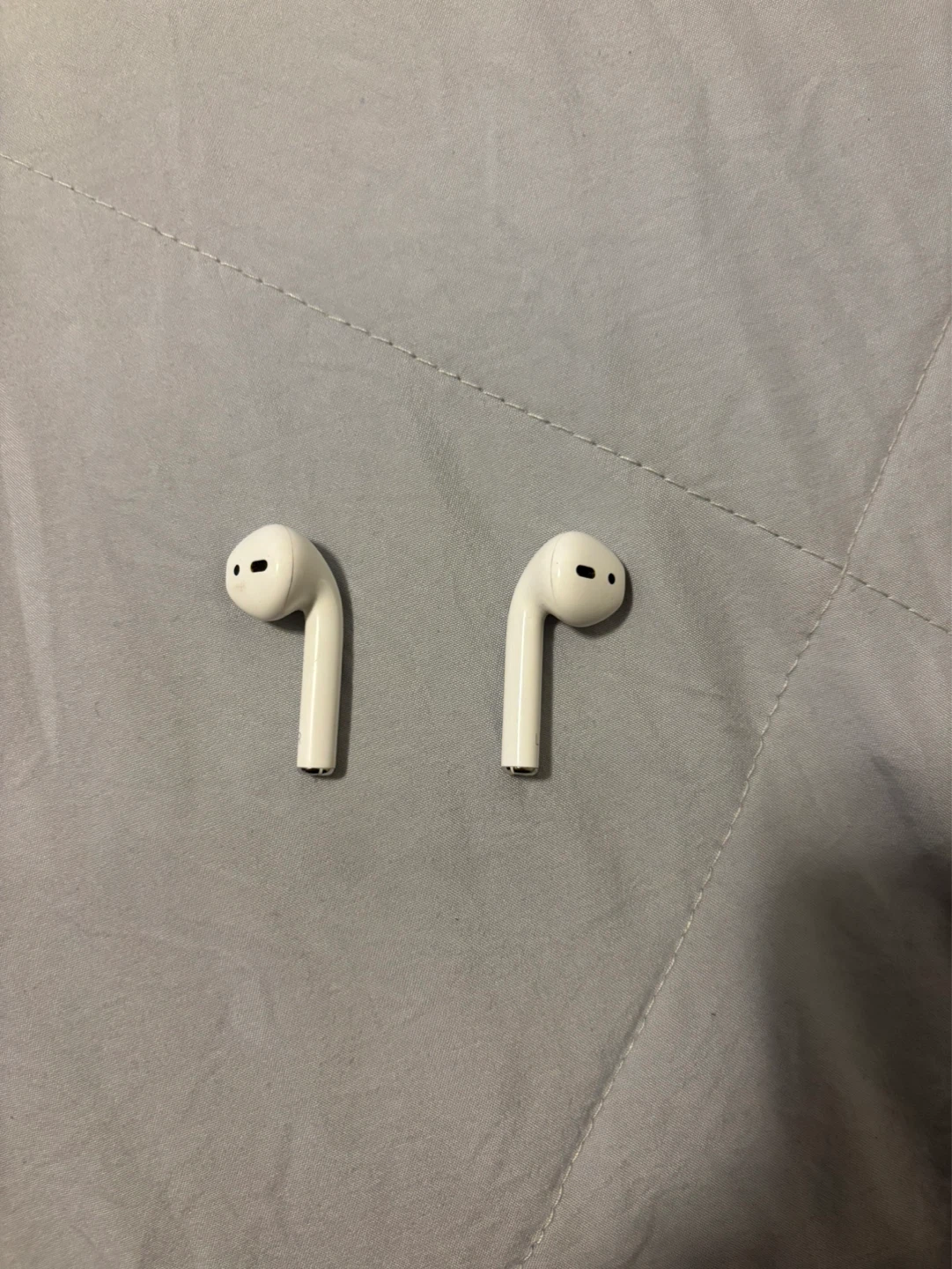 Apple AirPods (2nd Generation) - White