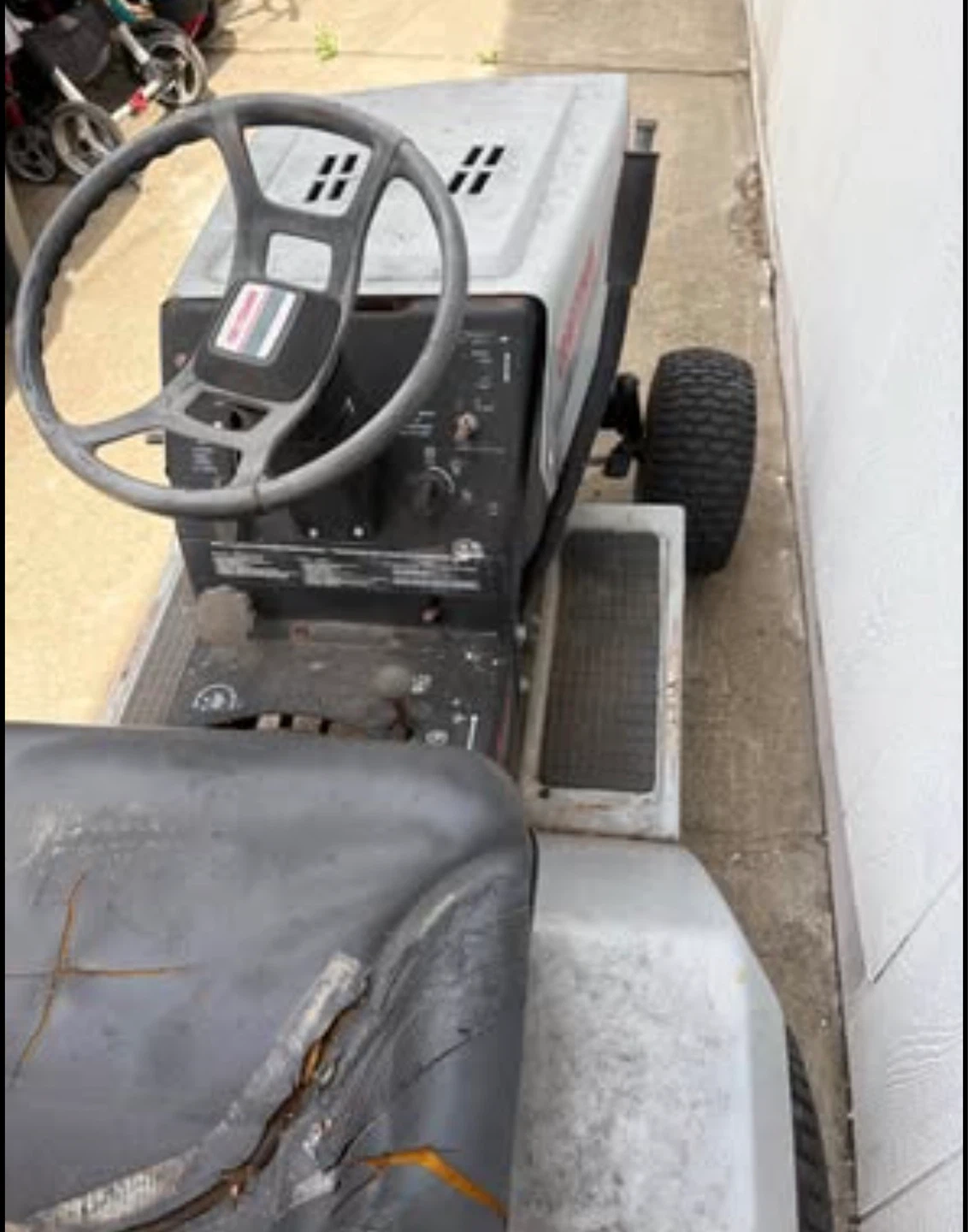 Craftsman Riding Mower with 14 HP Vanguard Engine - photo 2