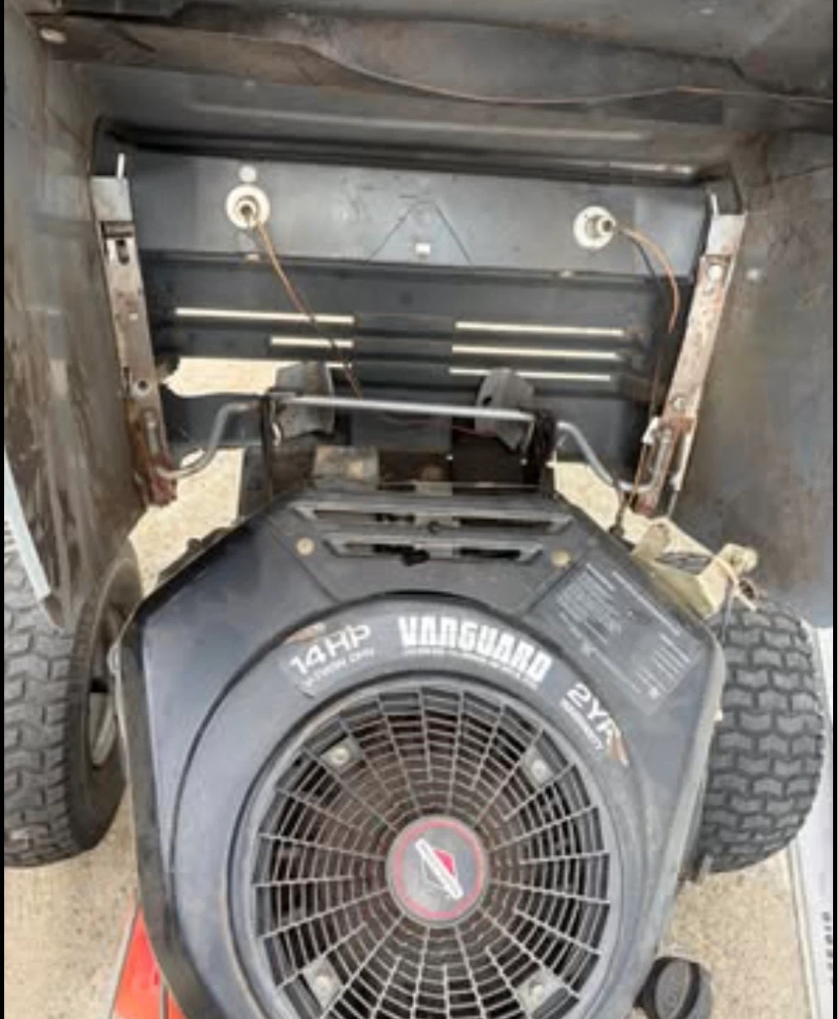 Craftsman Riding Mower with 14 HP Vanguard Engine - photo 4