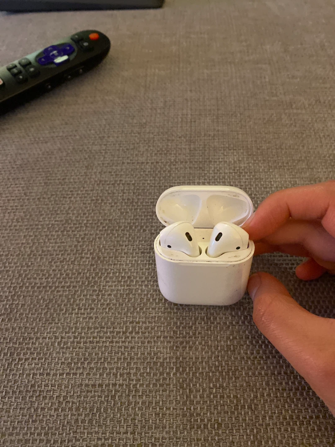 Apple AirPods 2nd Generation Charging Case and AirPods - photo 2