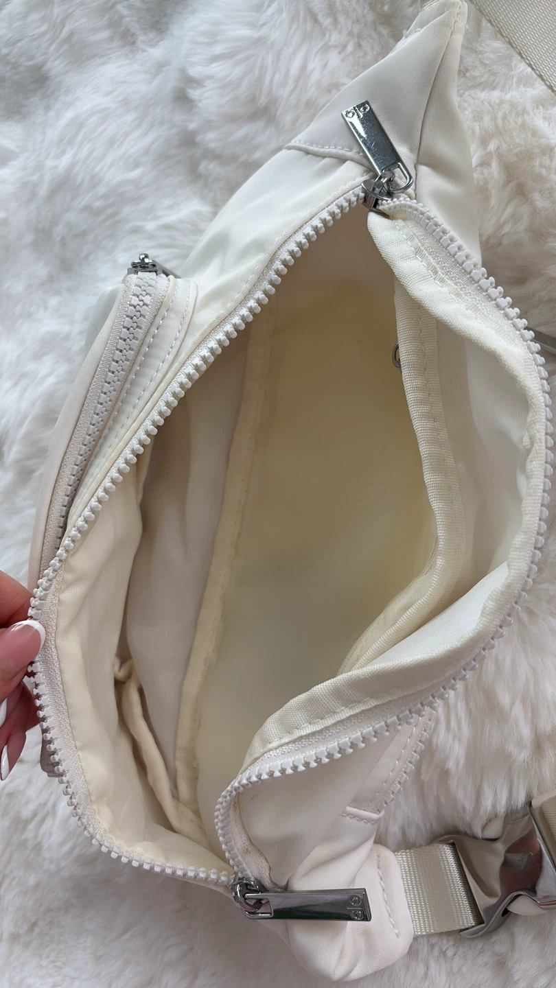 Alo Yoga White Explorer Fanny Pack Bag - photo 3