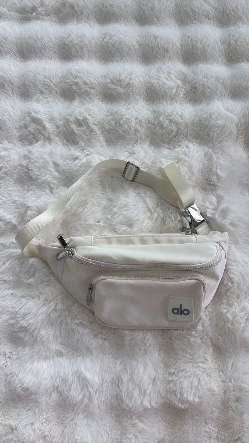 Alo Yoga White Explorer Fanny Pack Bag