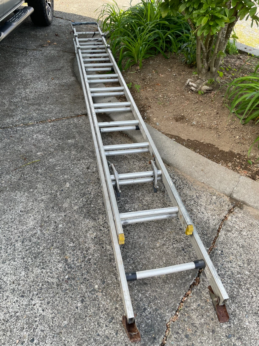 Aluminum Extension Ladder