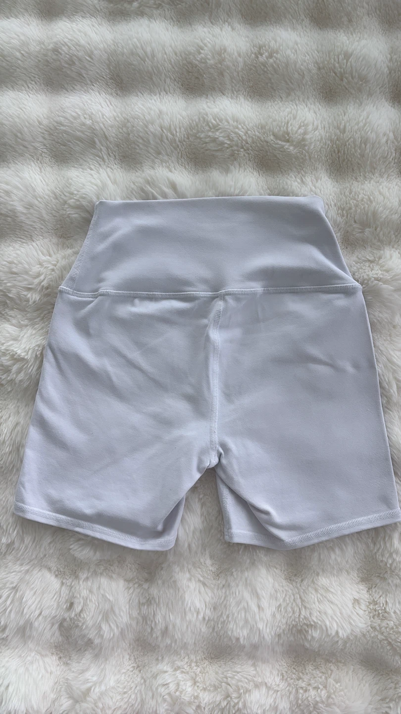 ALO 5" Airbrush High-Waist Biker Short - White, Size XS - photo 2