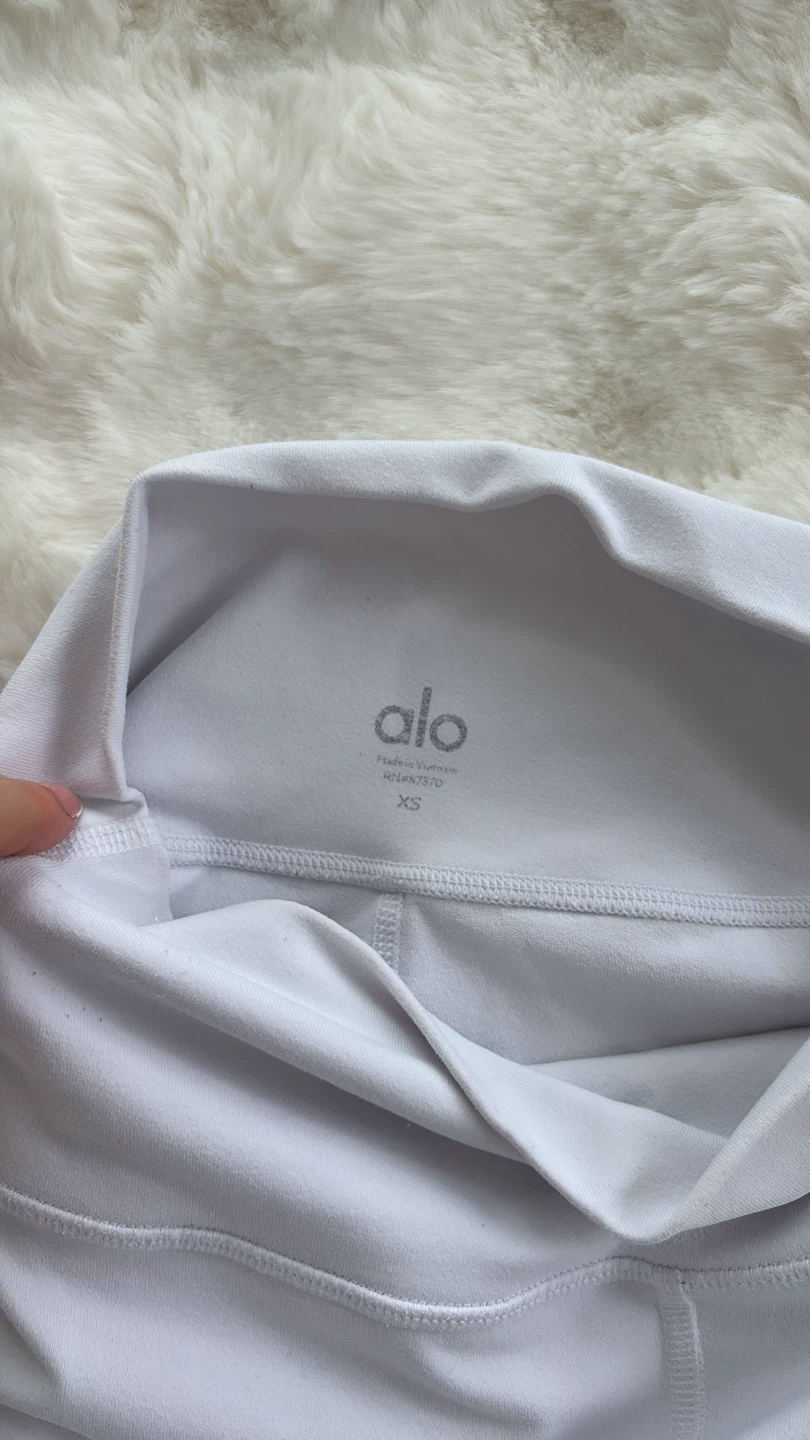 ALO 5" Airbrush High-Waist Biker Short - White, Size XS - photo 3