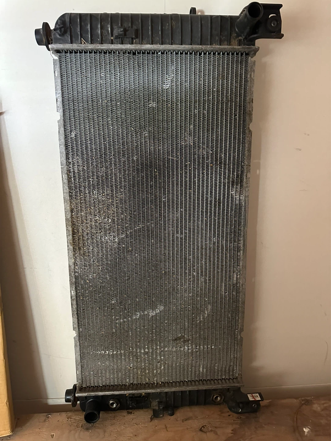 Radiator Assembly 2002 CHEVEY TRUCK - photo 2