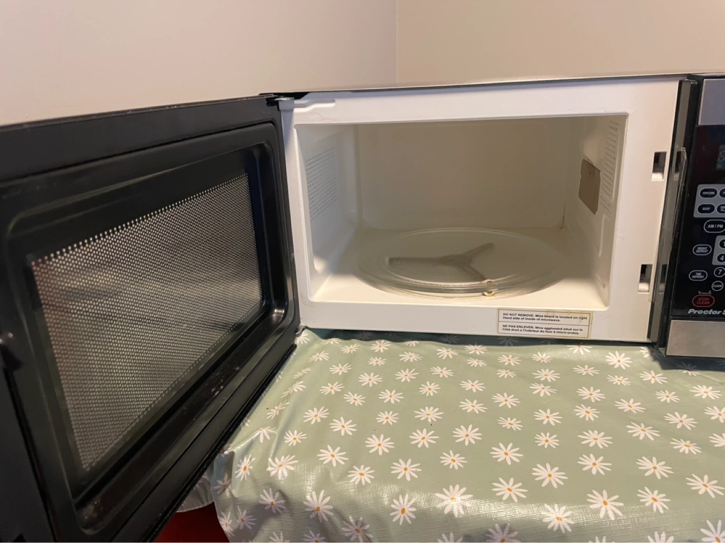 Proctor Silex Microwave Oven - photo 3