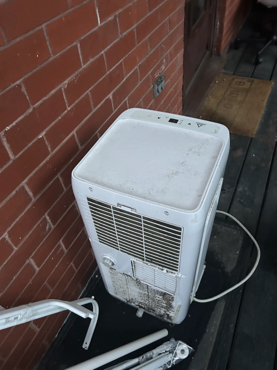 Living portable air conditioner
