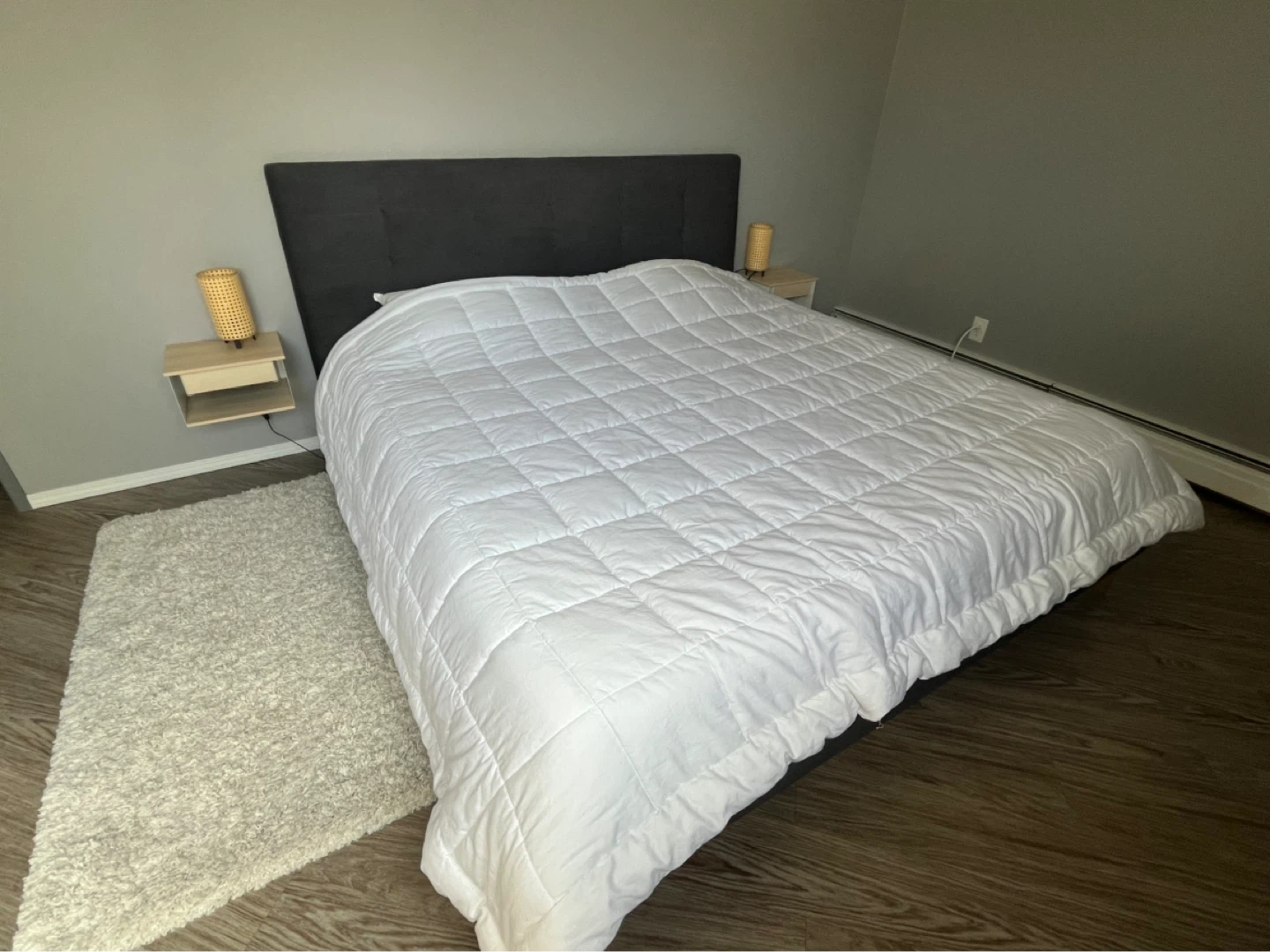 2x Wall-Mounted Nightstands ($10 each) - photo 5