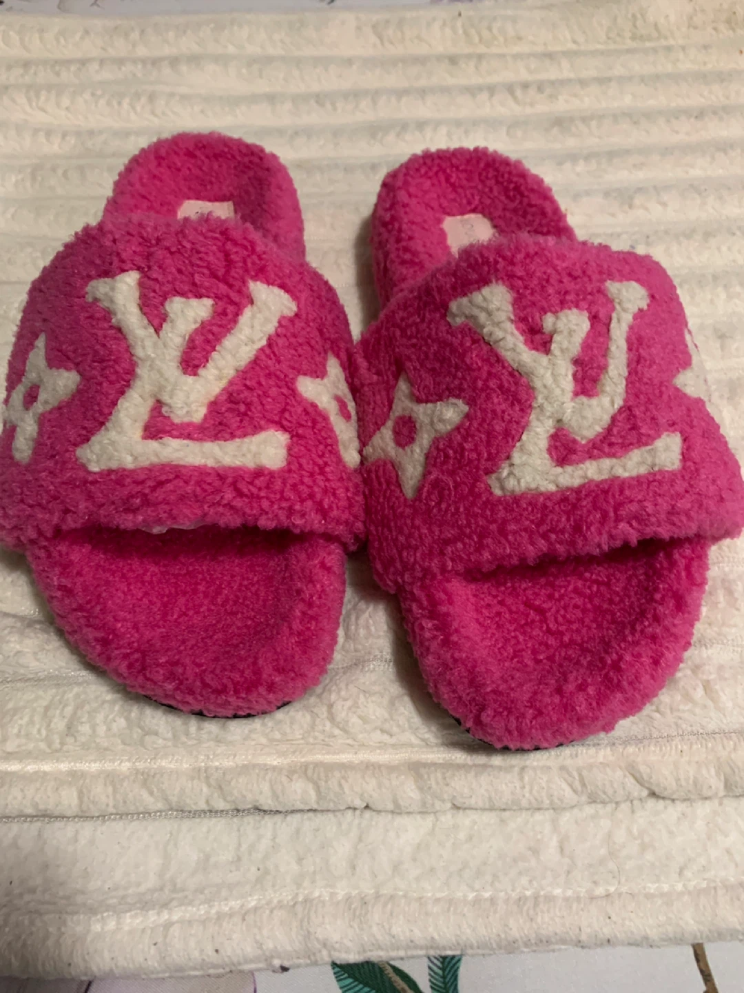 Fuzzy Pink Slides