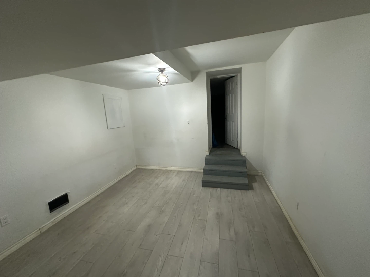 1 bedroom basement apartment - photo 2