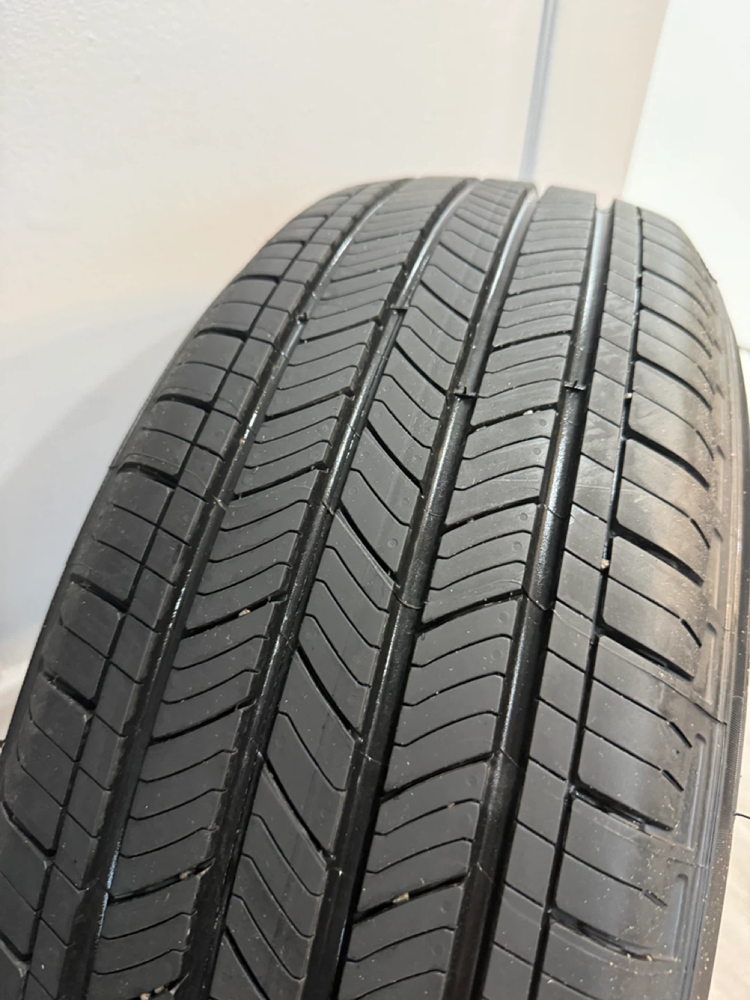 Michelin Tire 225/60 R 18 - photo 2