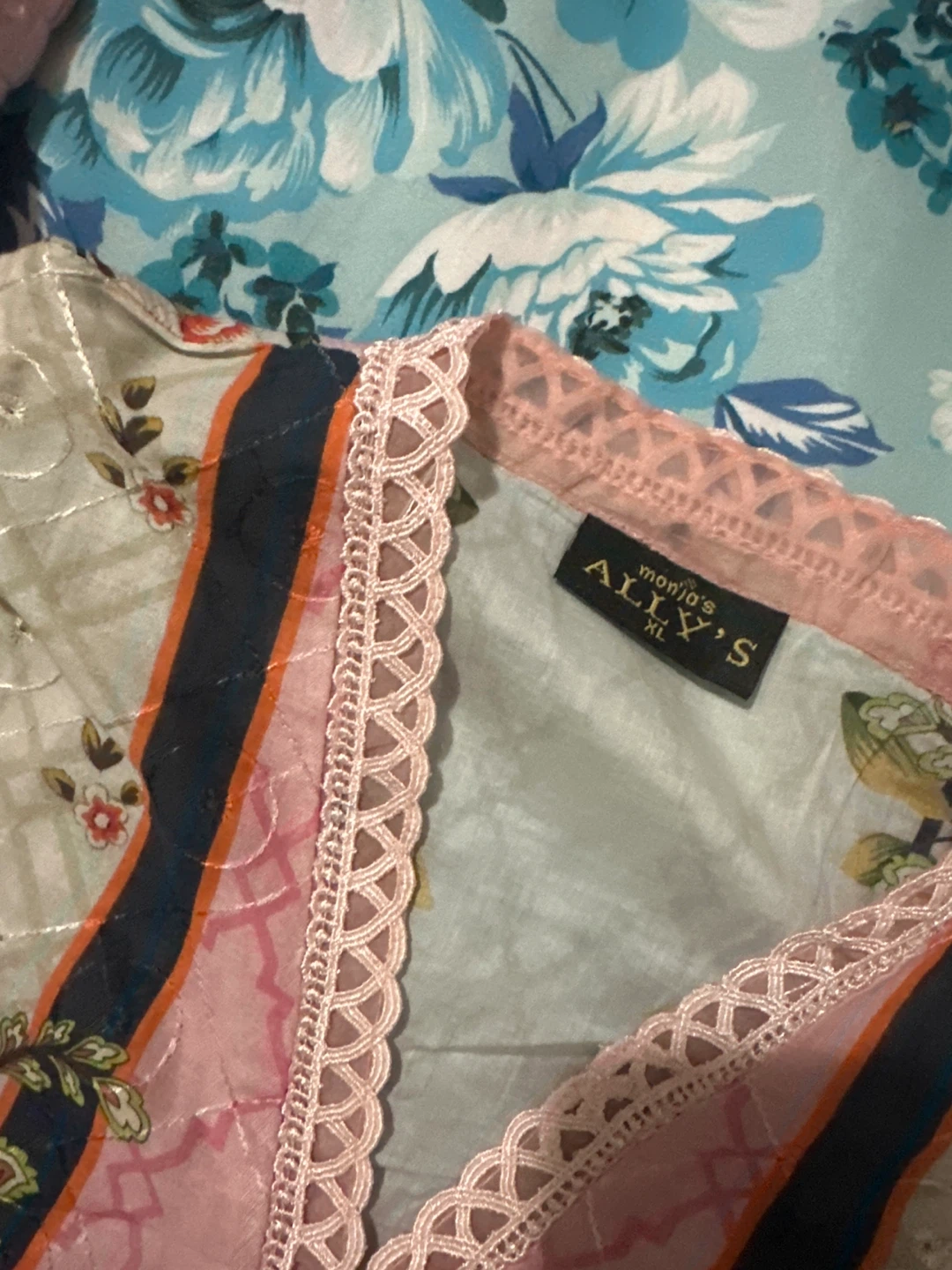 Ally's Women's XL Embroidered Kurti and Pants Set - photo 3