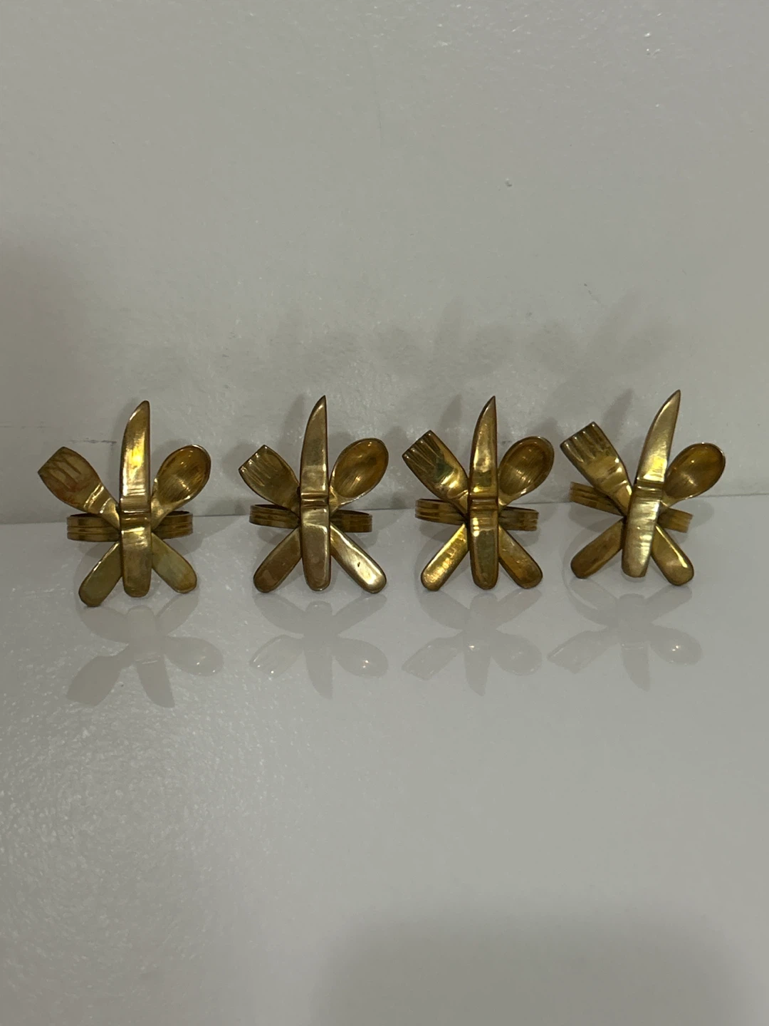 Set of 4 Gold-Tone Cutlery Napkin Rings - photo 2