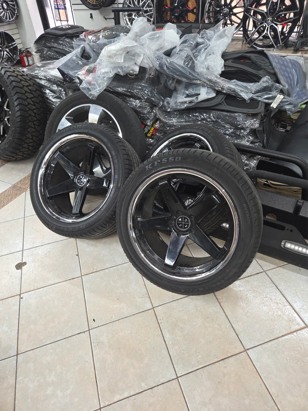 Kfir KF550 315/35ZR20 Tires and Rims