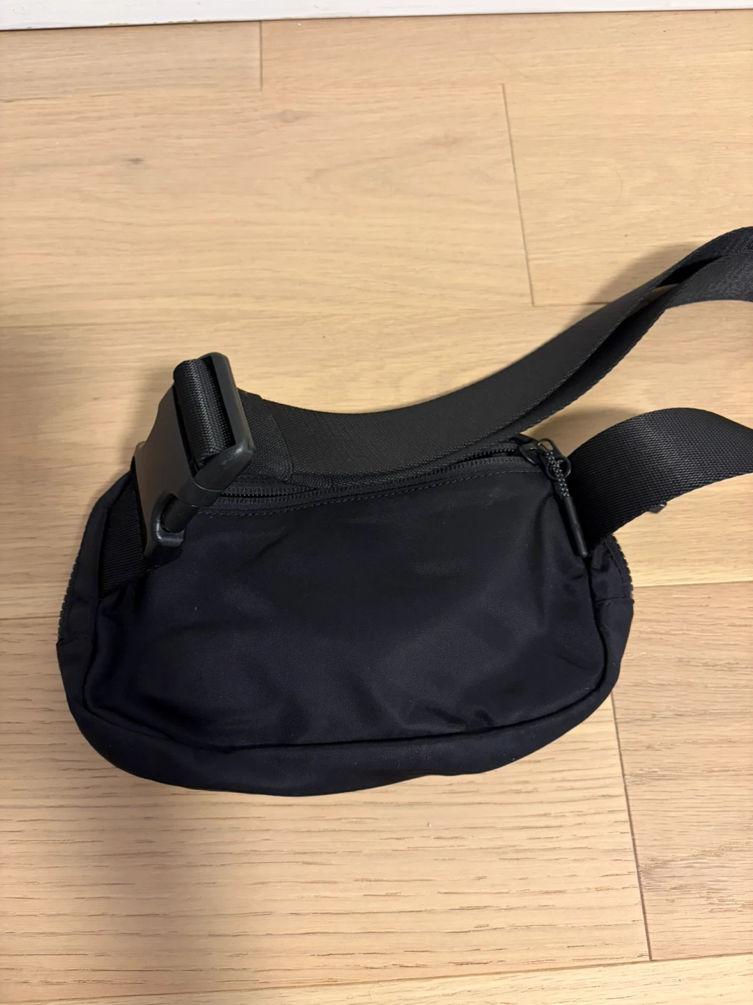 Lululemon Everywhere Belt Bag Black - photo 2