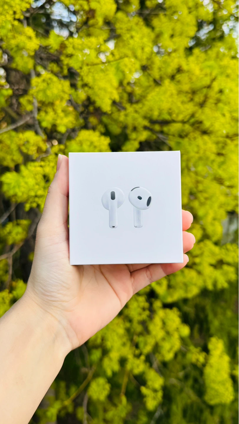 Apple AirPods 4th