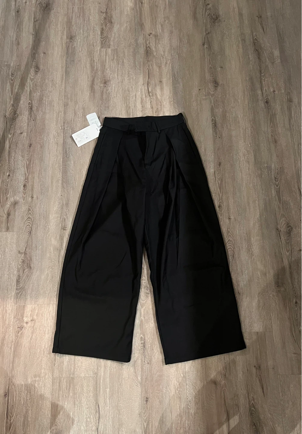 Mion Tiak Corridor Wide-Leg Casual Trousers