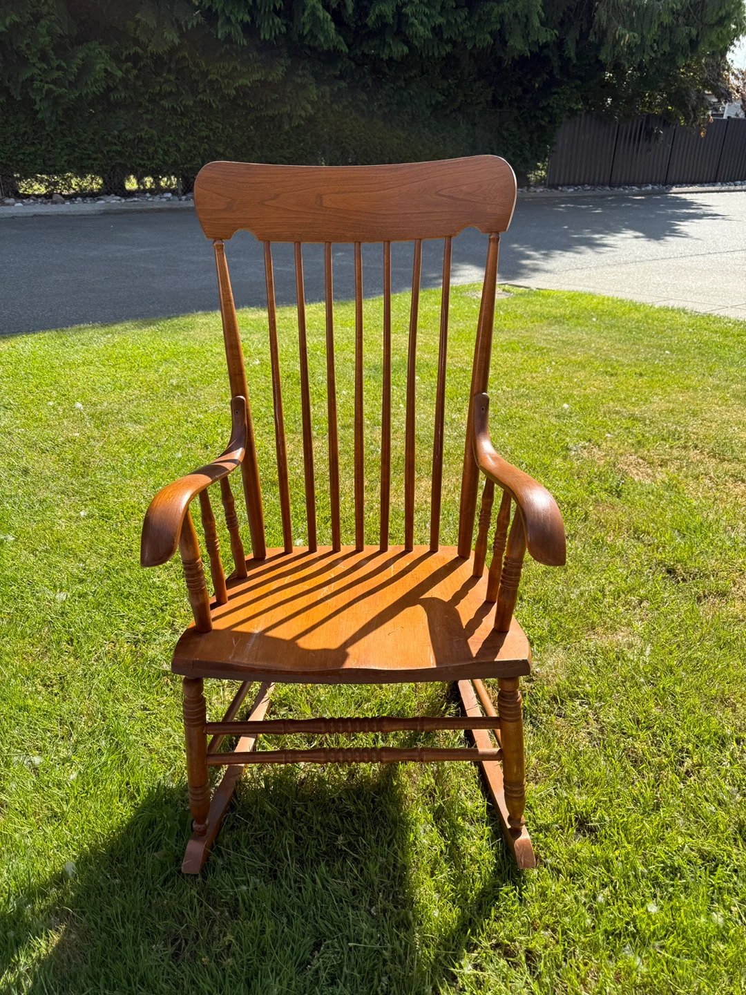 Wooden Rocking Chair - photo 3