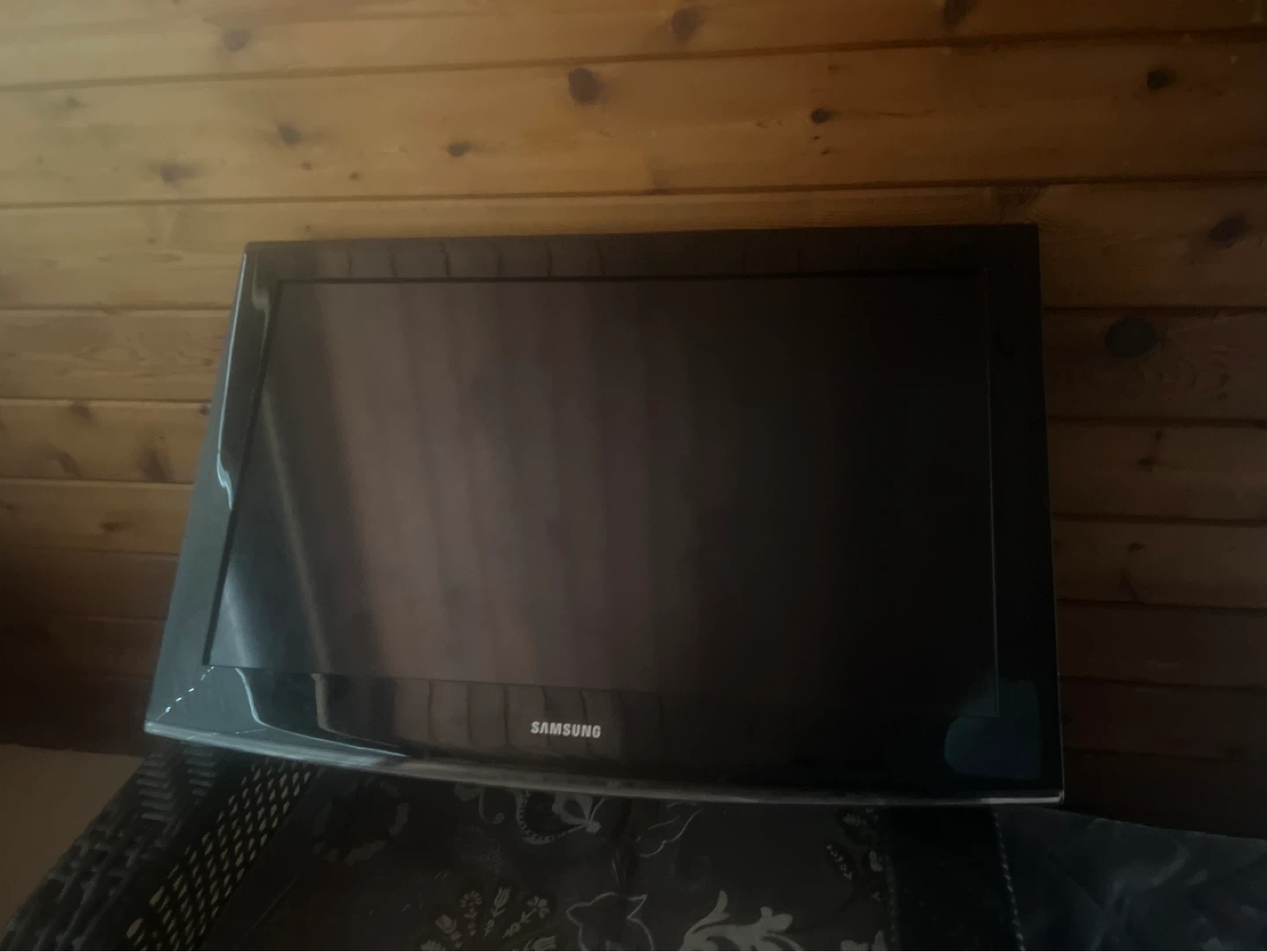 Samsung 32 Inch Flat Screen TV