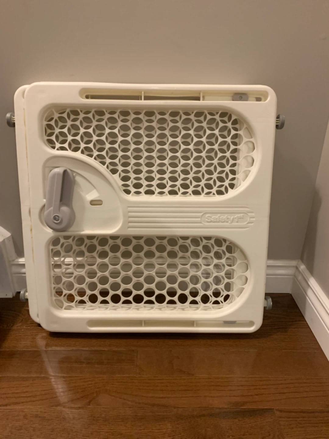 Safety 1st White Baby Gate