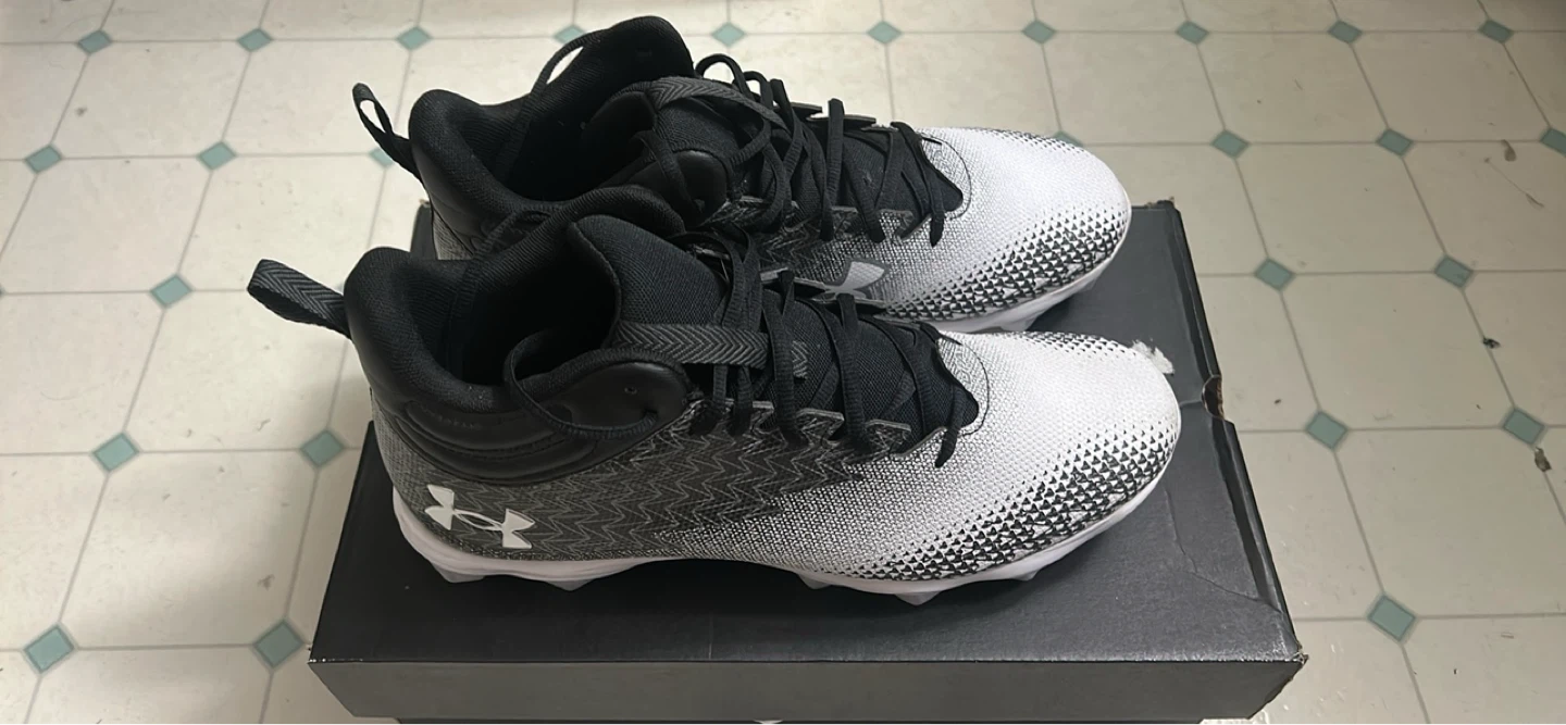 UA Spotlight Fran Men’s Football Cleats