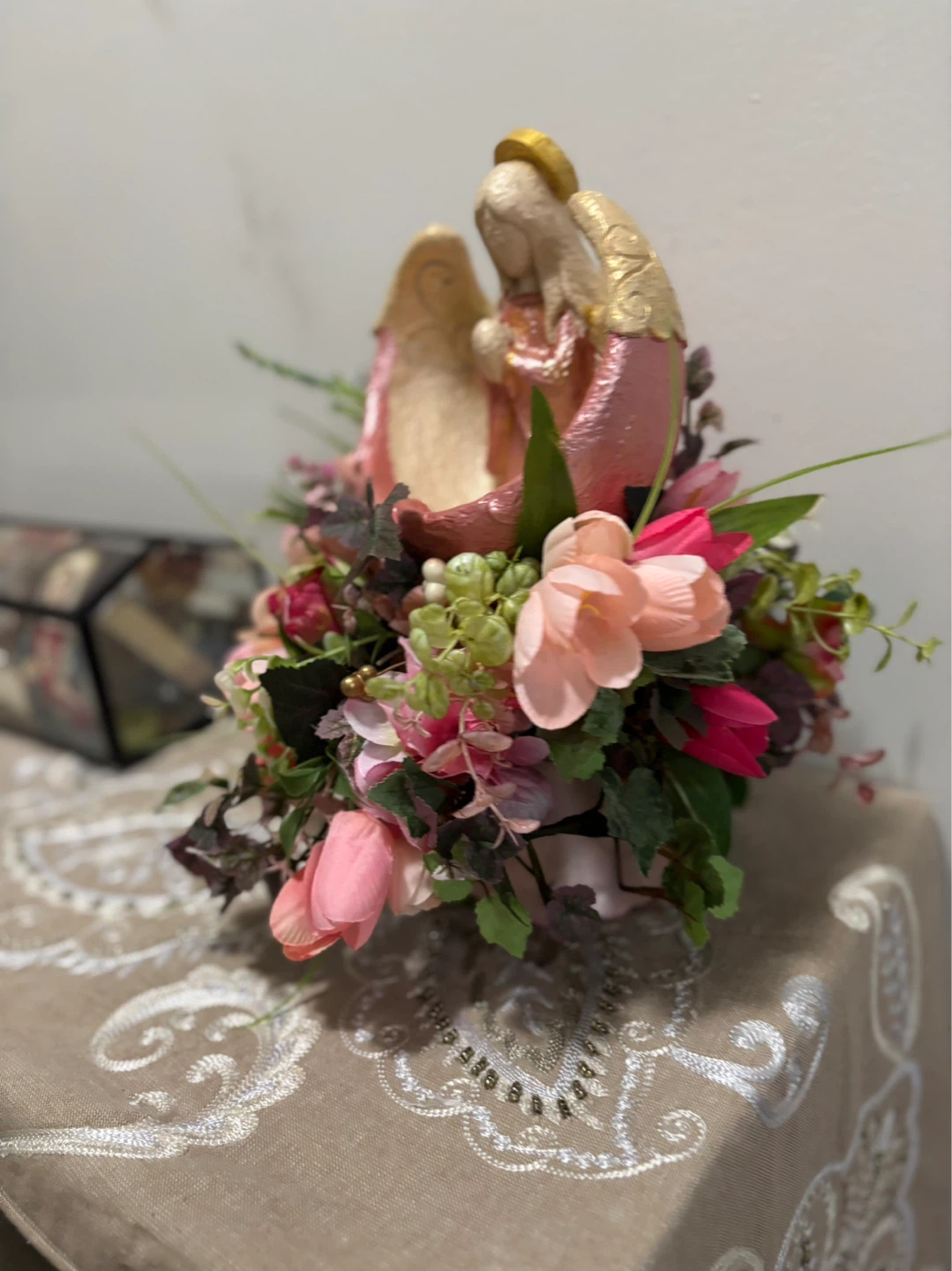 Angel floral arrangement - photo 5