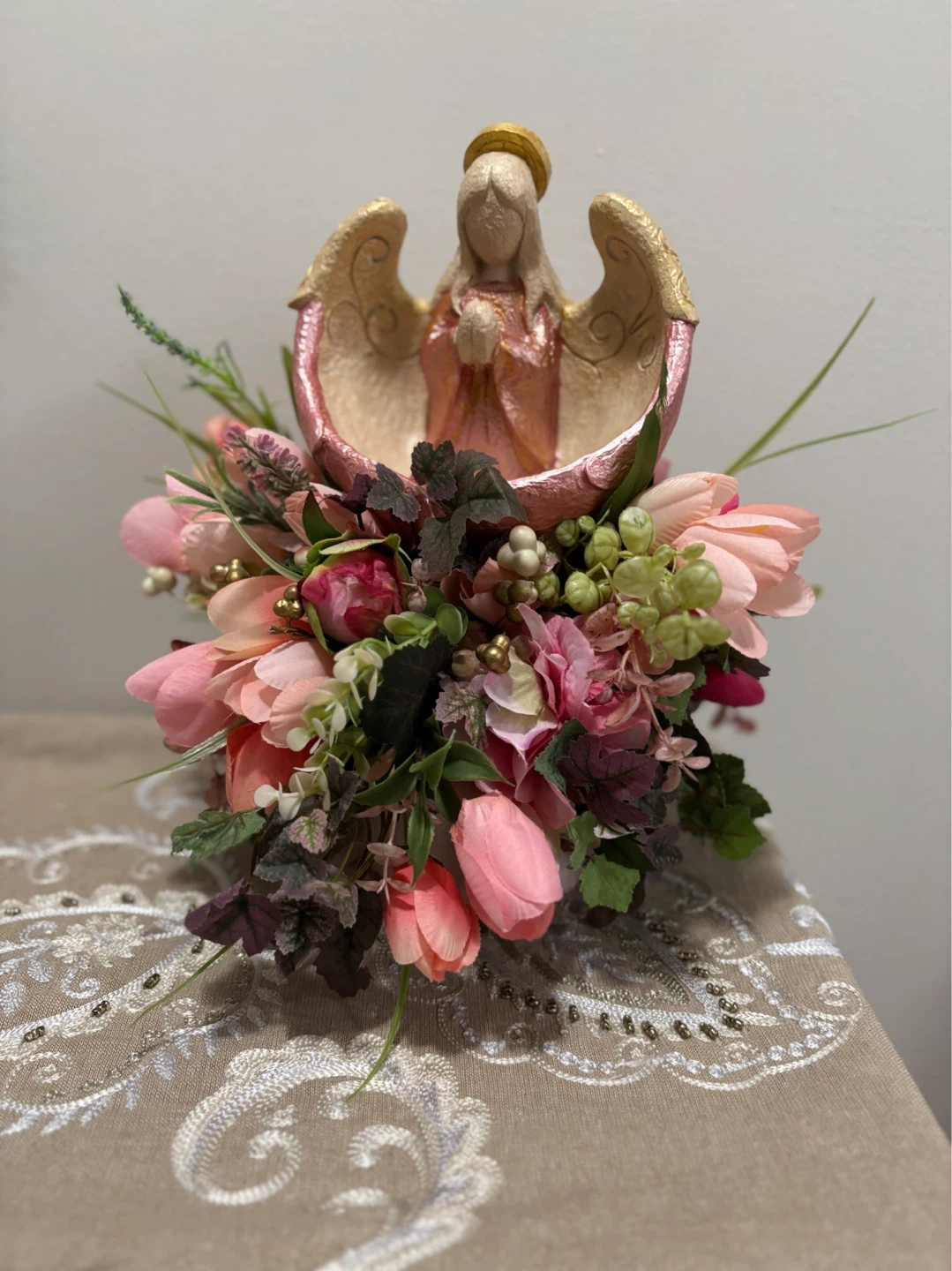 Angel floral arrangement - photo 2