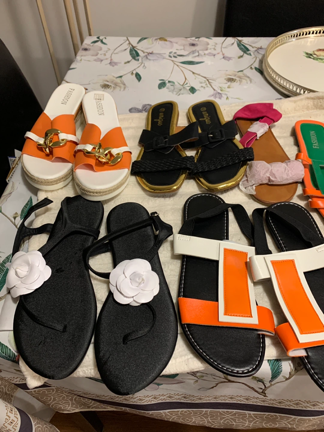 Assorted Women's Sandals - Various Styles