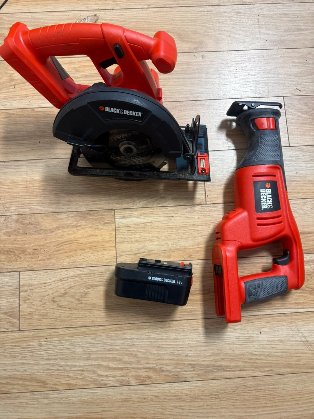 Black+Decker Circular Saw & Reciprocating Saw with 18V Battery - photo 2