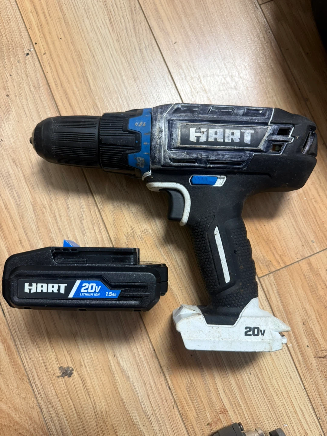 HART 20V Cordless Drill with 1.5Ah Lithium Ion Battery