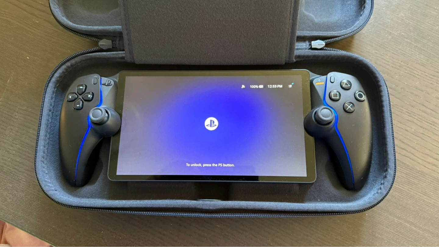 PlayStation Portal with PowerA case - photo 4