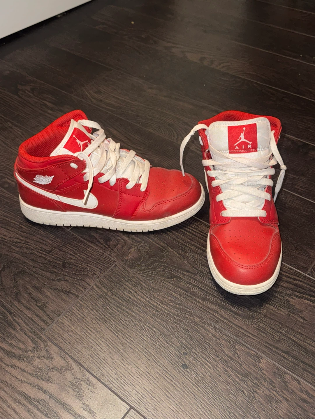 Air Jordan 1 Mid Red White Sneakers