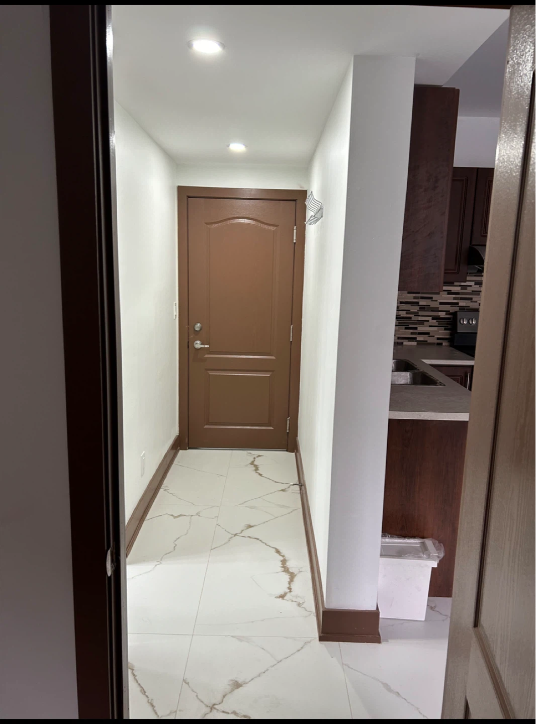 Basement apartment for rent - photo 4