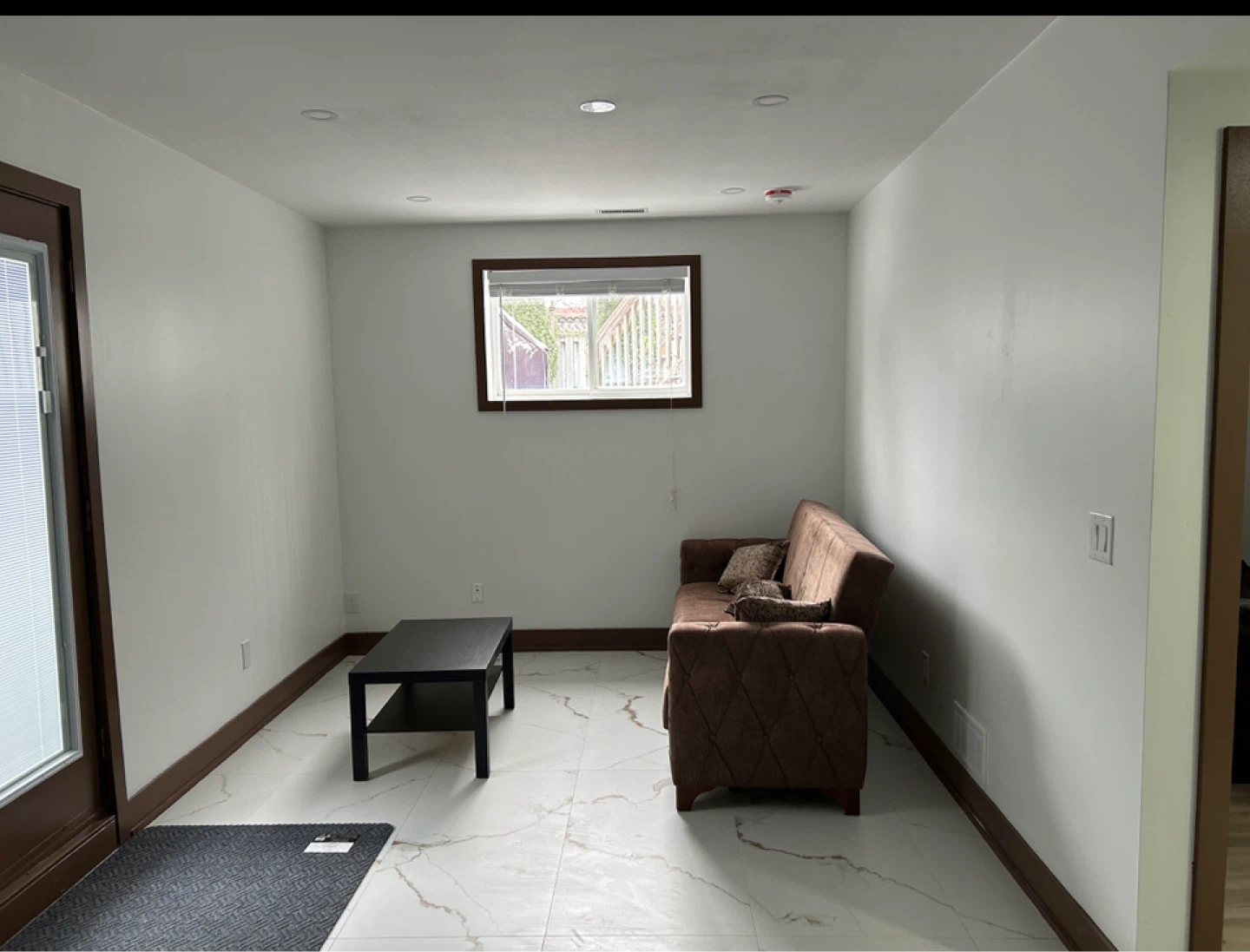 Basement apartment for rent - photo 2