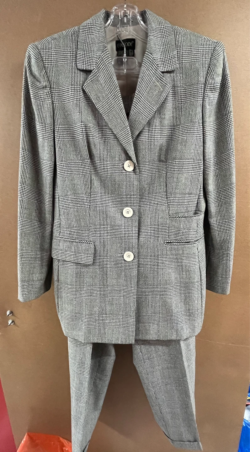 Episode Women's Plaid Blazer and Pants Suit