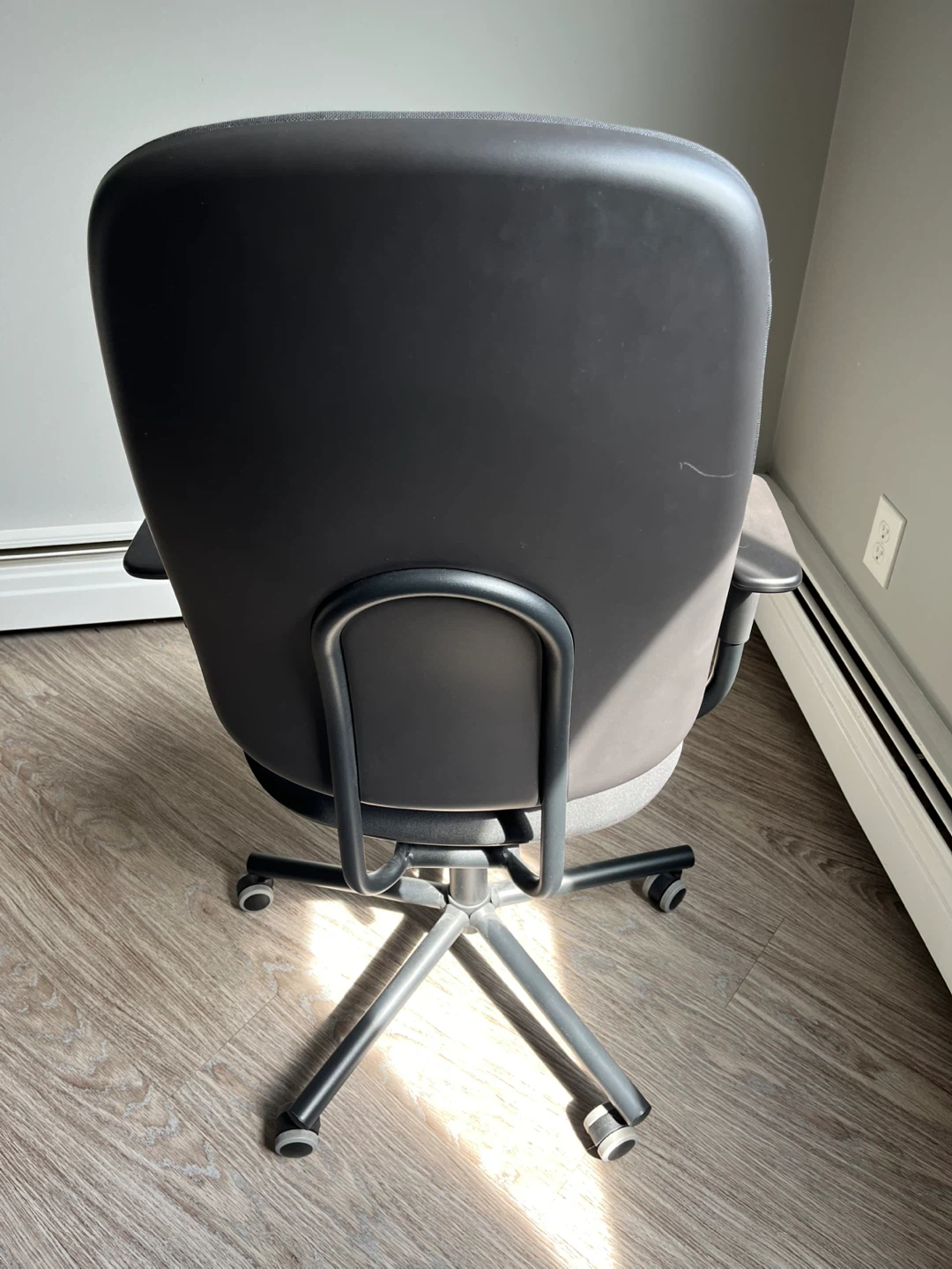 IKEA Black Office Chair - photo 2