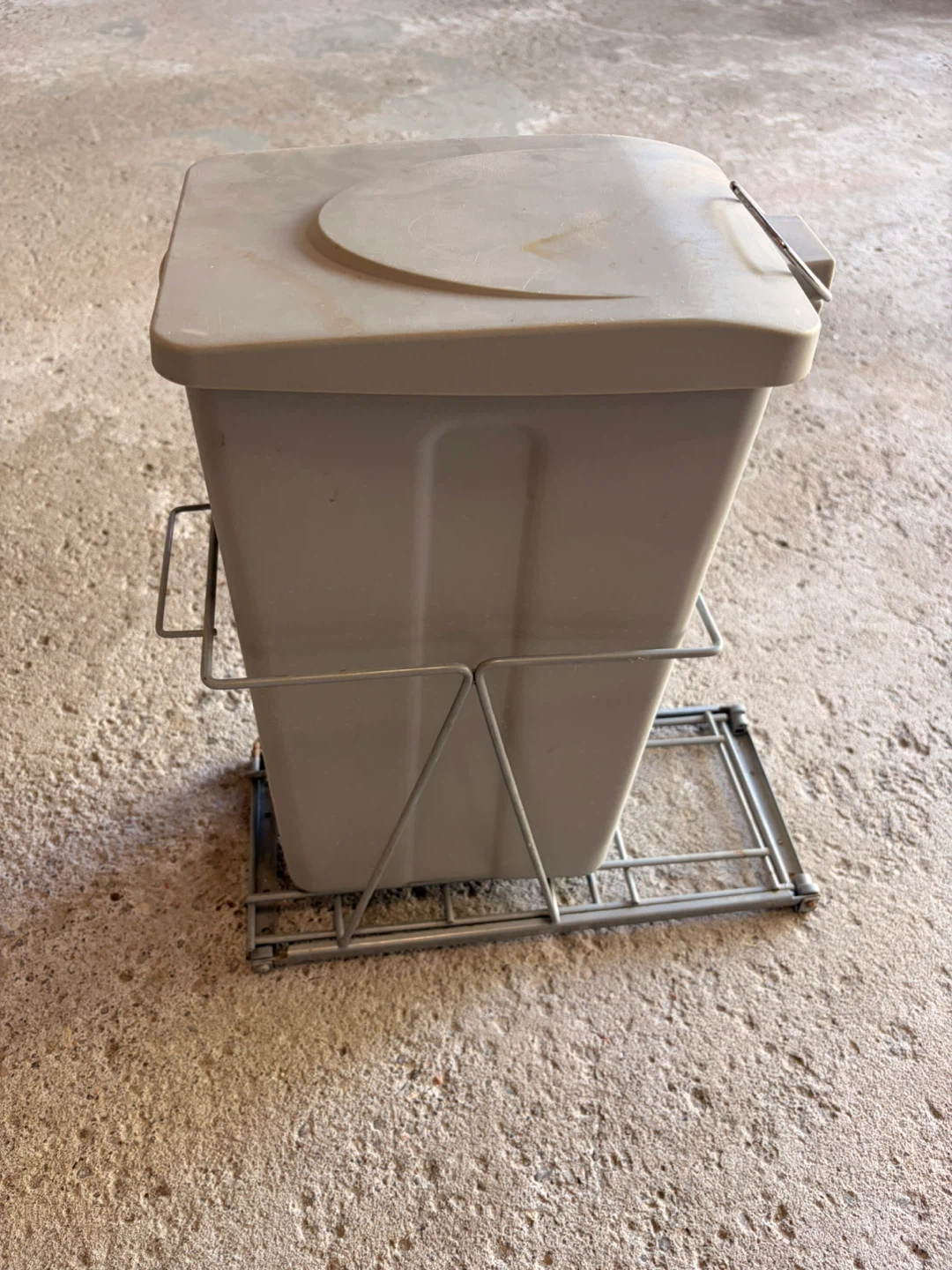 Adjustable Trash Can Pull Out - Under Cabinet Trash Can Drawer