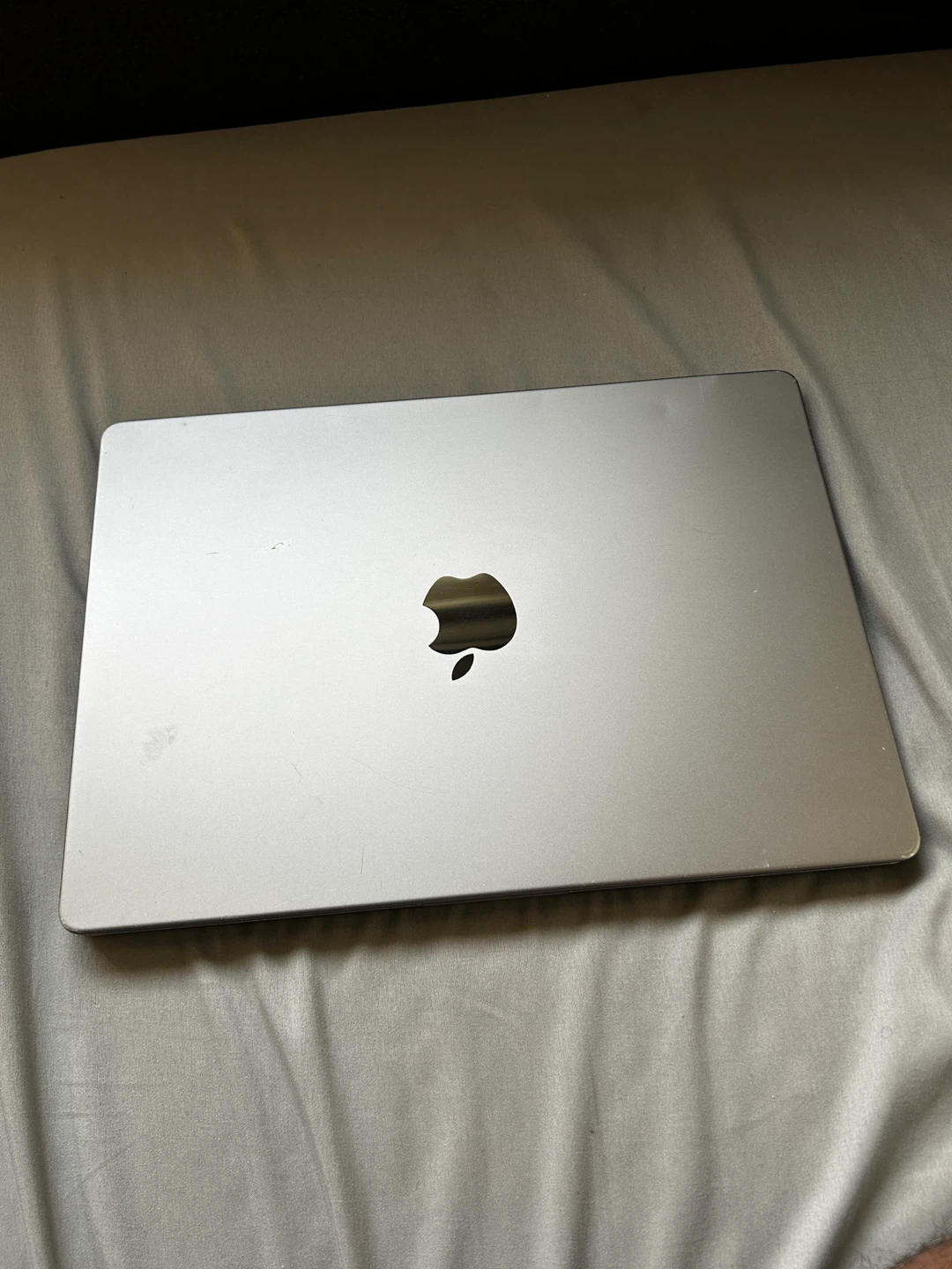 Apple MacBook Pro Laptop 14 inch M1