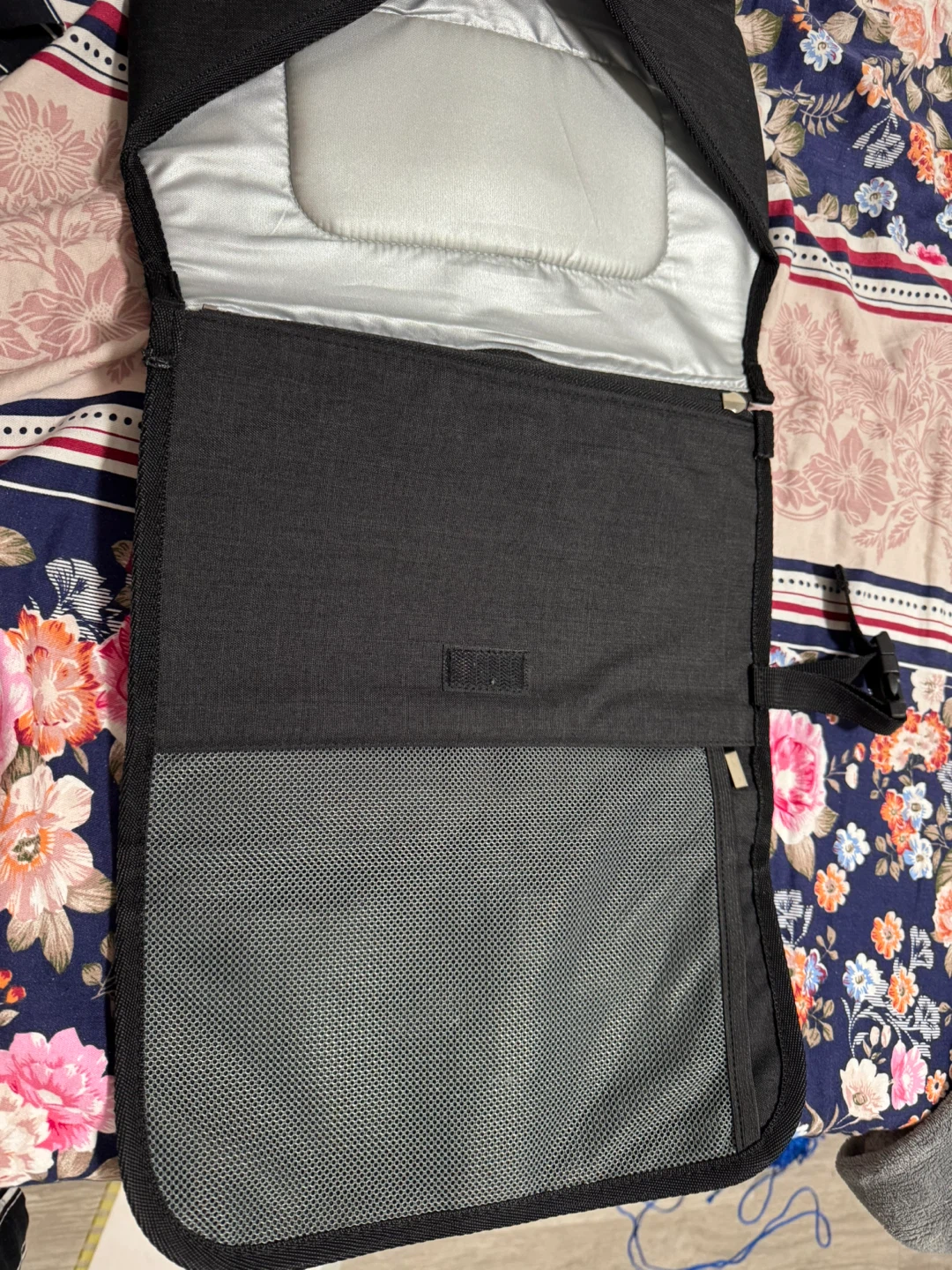 LakeBaby Changing Pad Clutch - photo 2