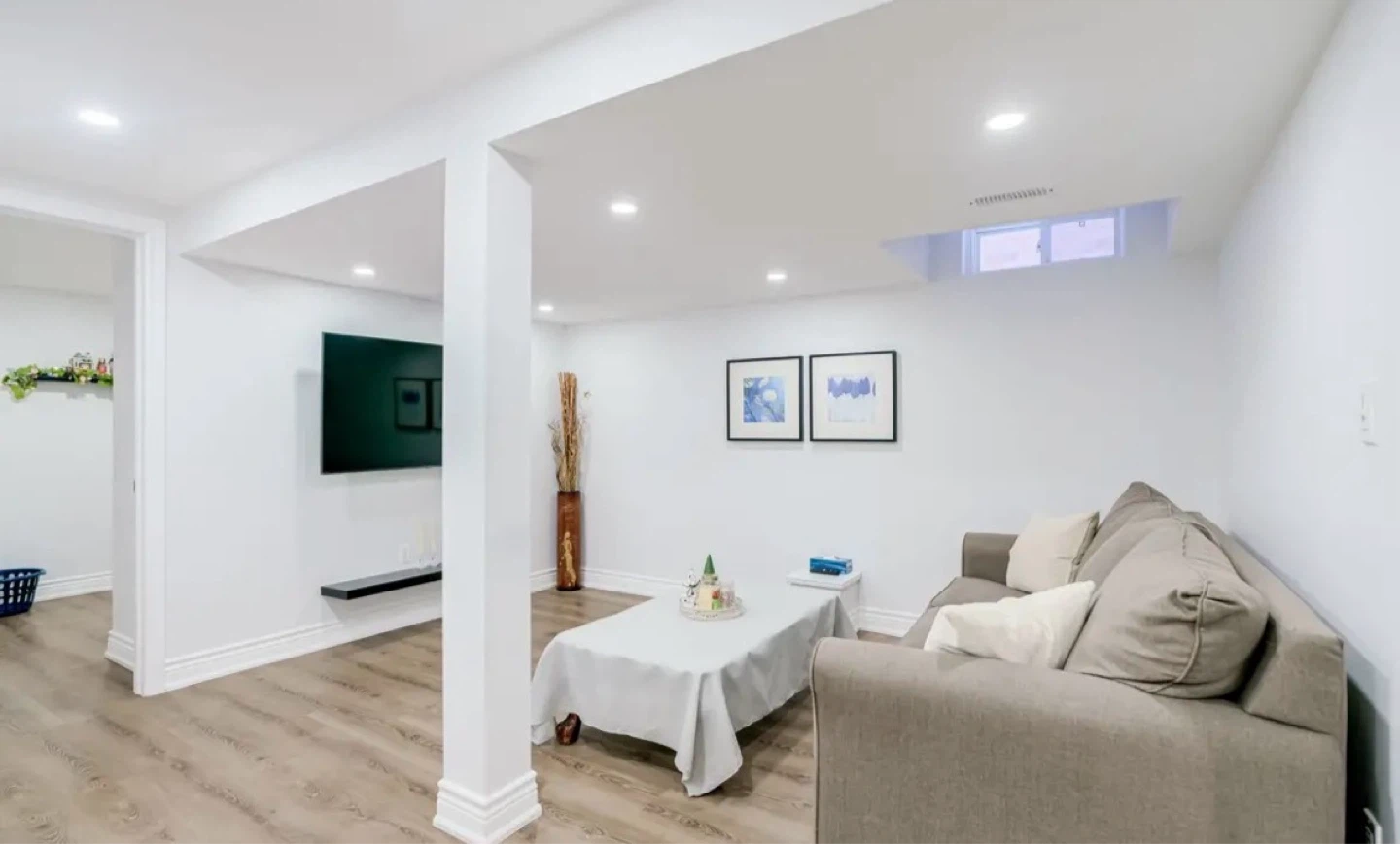 Basement rent: Patterson, Dufferin & Major mackenzie - photo 2