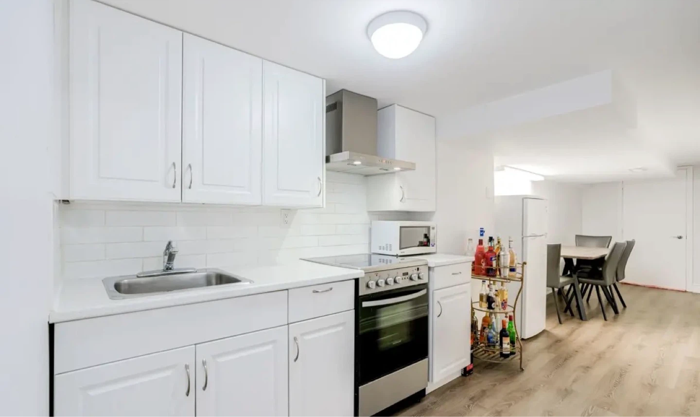 Basement rent: Patterson, Dufferin & Major mackenzie - photo 4