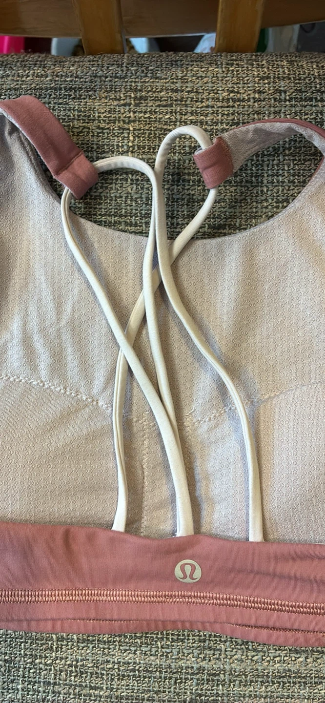 Lululemon Sports Bra - Pink size 4 - photo 3