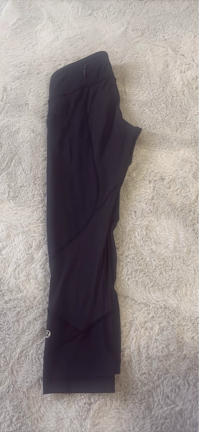 Lululemon Black Crop Leggings size 6 - photo 2