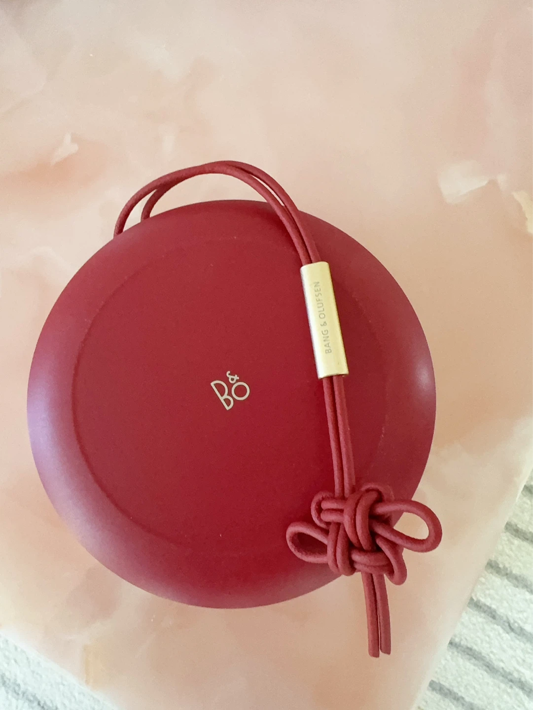 Bang & Olufsen Beosound A1 2nd Gen – Rare Holt Renfrew Red - photo 3