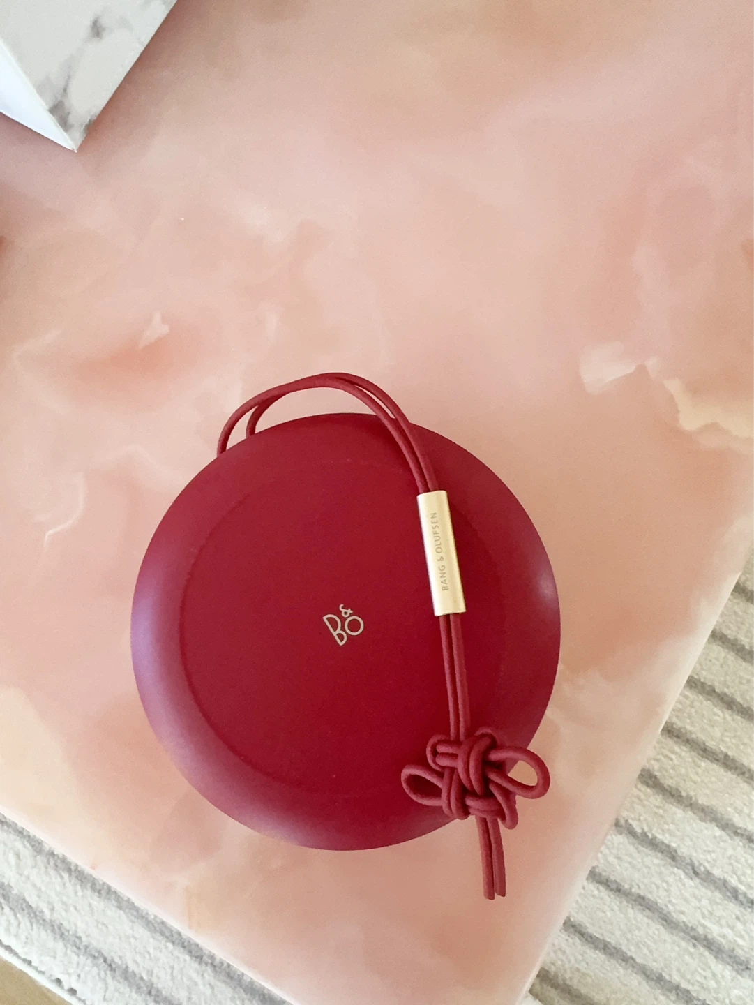 Bang & Olufsen Beosound A1 2nd Gen – Rare Holt Renfrew Red - photo 4