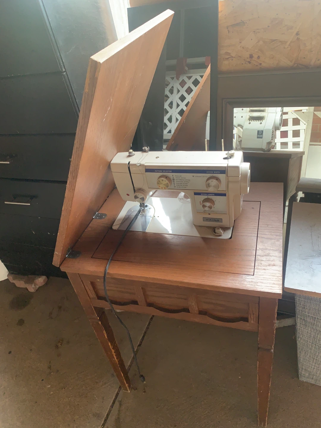 Viking Sewing Machine with Cabinet - photo 3