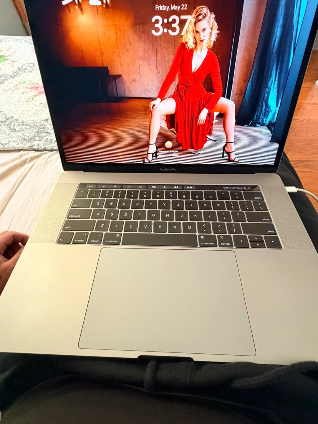 Apple MacBook Pro 15-inch 2019 - photo 4