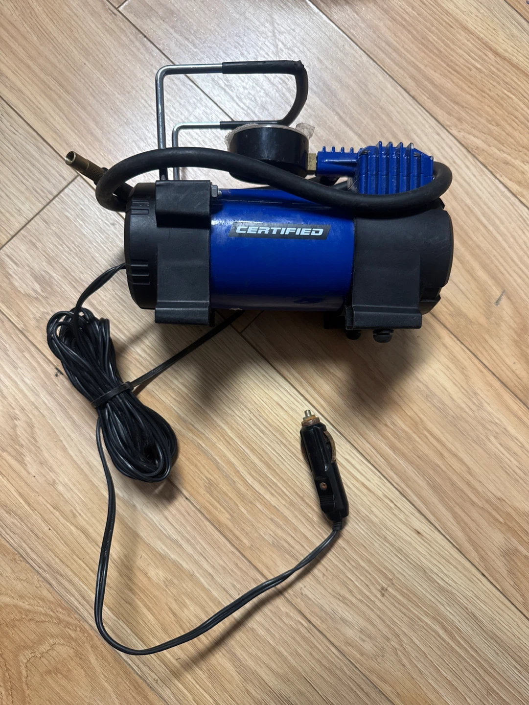 Certified Portable Air Compressor 12V  with Gauge